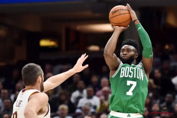 Boston Celtics halen het in topper van Cleveland Cavaliers, ook LA Clippers boeken overwinning